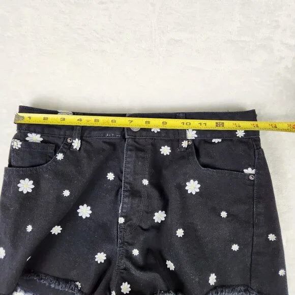 PacSun Daisy Embroidery High Rise Denim Festival Shorts Size 28 Black - Picture 6 of 12